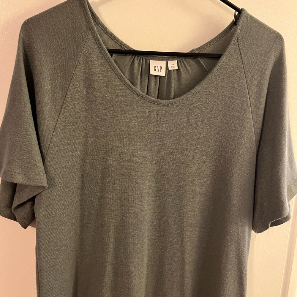 GAP XS olive green top